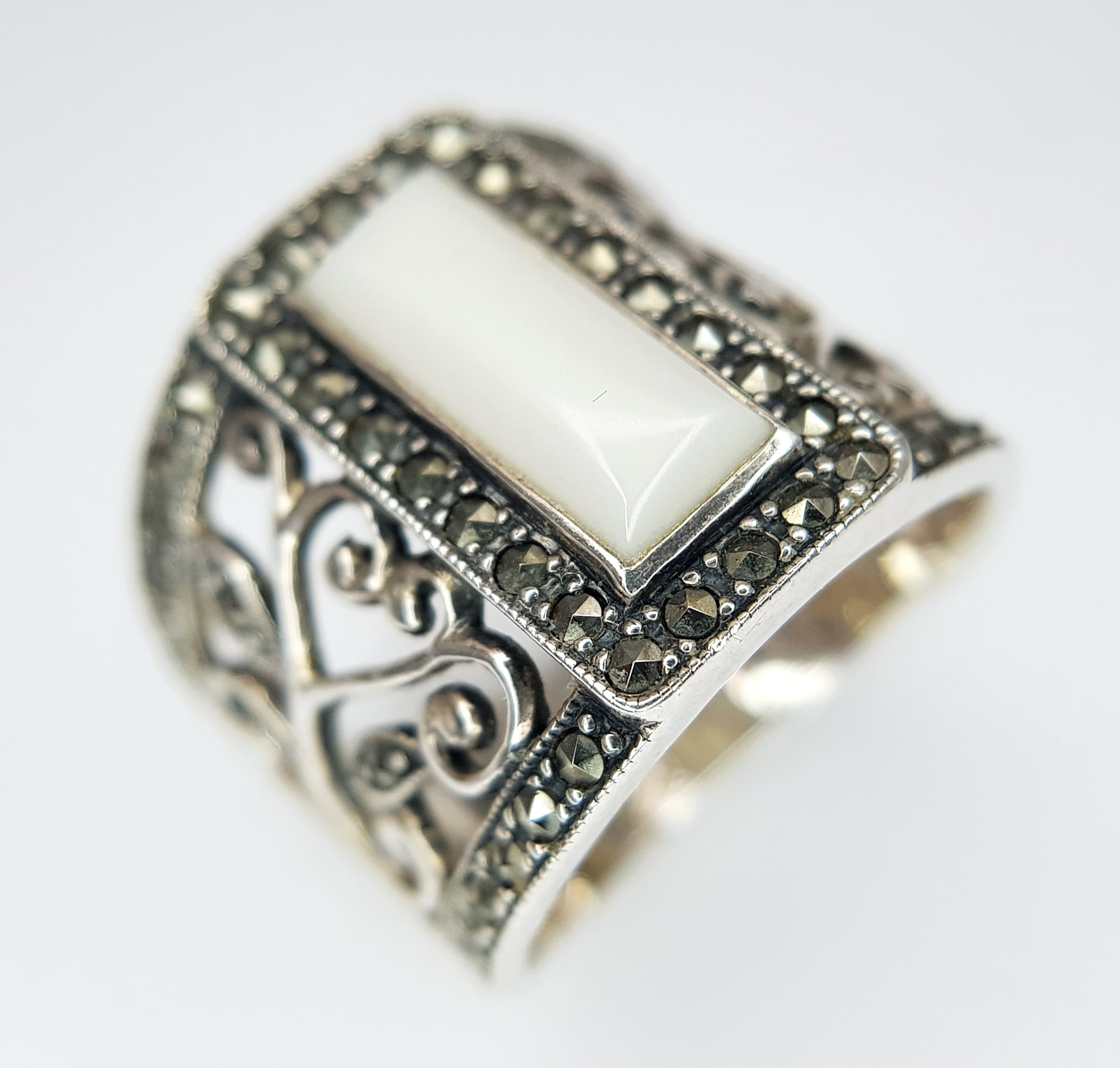 Fabulous Vintage SILVER RING, Consisting WIDE SILVER FILIGREE BAND with WHITE ONYX TABLET TOP. Size M 1/2 - N.