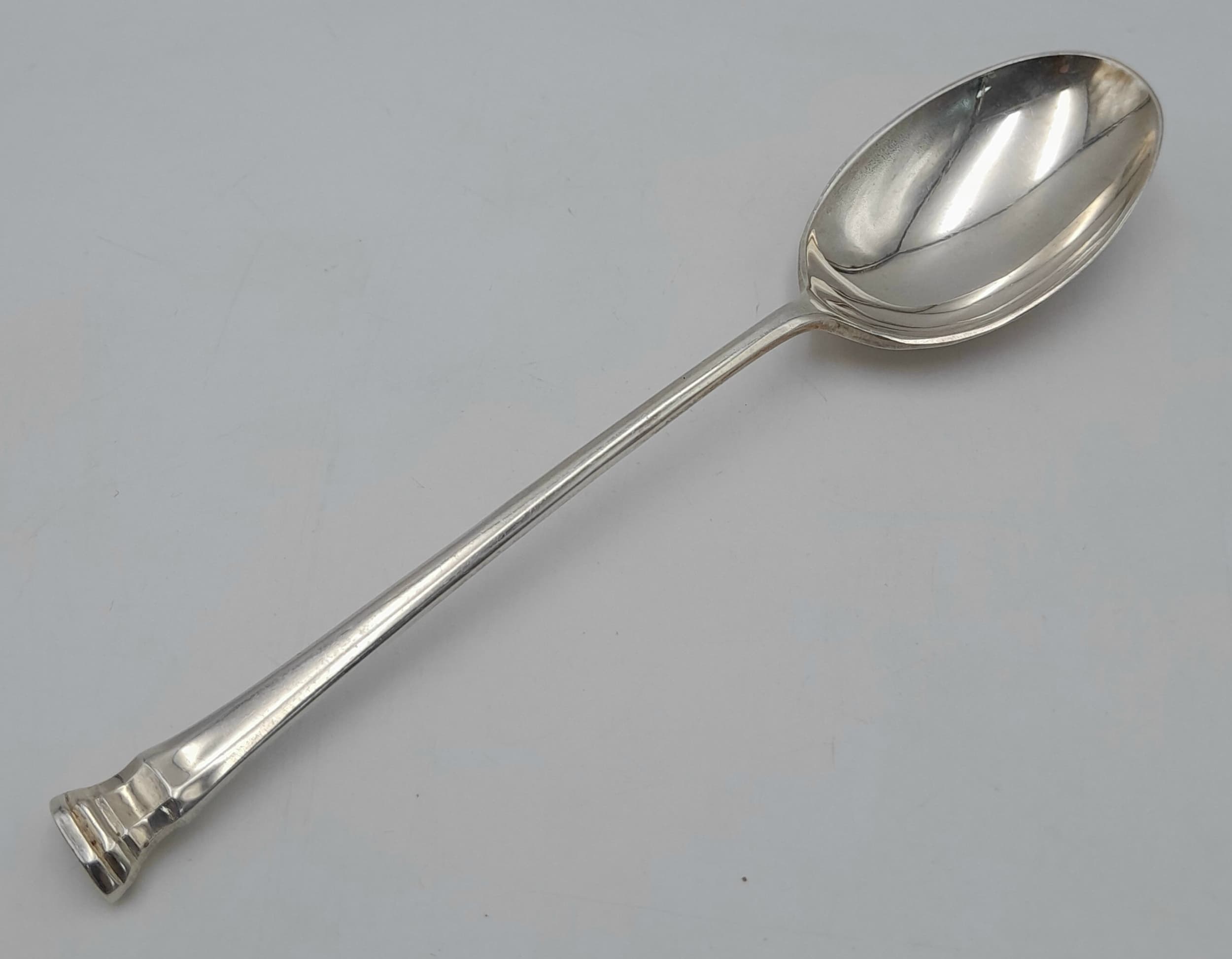 A vintage sterling silver spoon. Full Sheffield hallmarks, 1978. Total weight 20.4G. Total length 14.5 cm