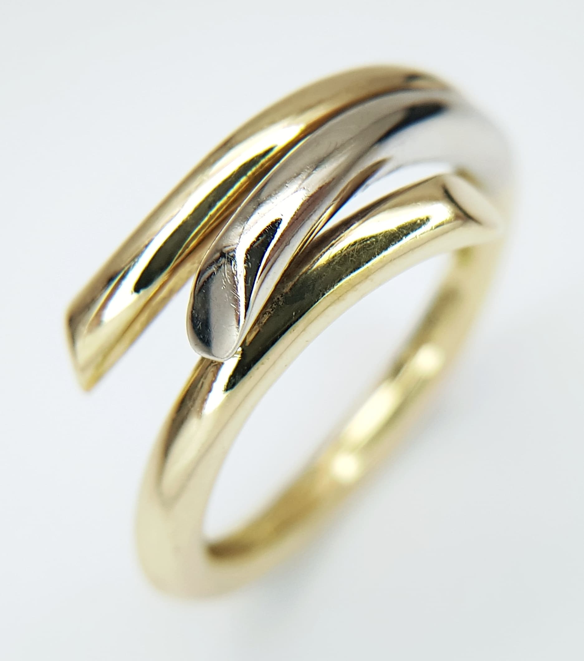 AN 18K 2 COLOUR GOLD, GEORG JENSEN, MAGIC COIL RING. 6.9G, SIZE O. SC 1073