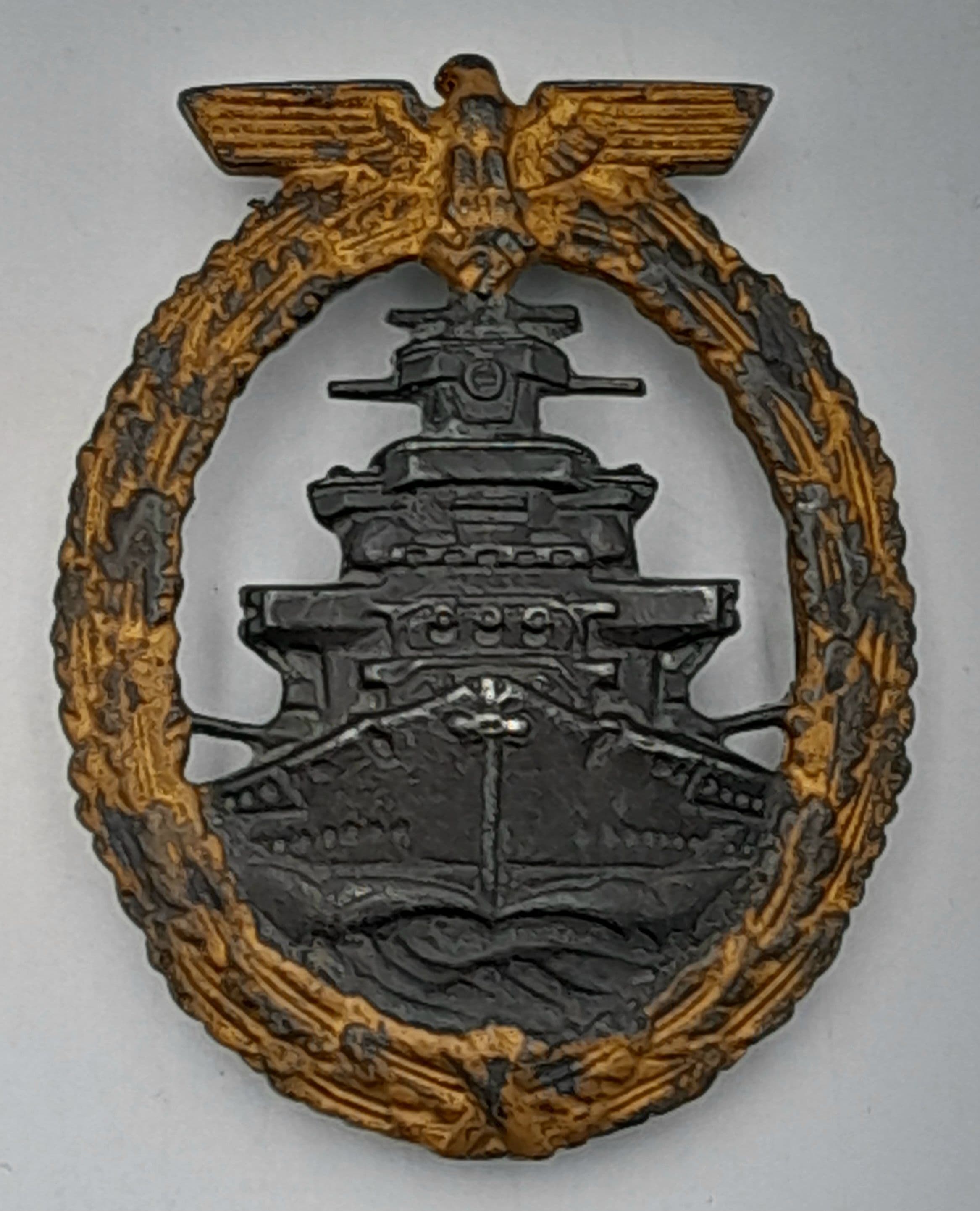 WW2 German Kriegsmarine Cased High Seas Fleet Badge. Maker Marked for Richard Simm & Söhne – Gablonz