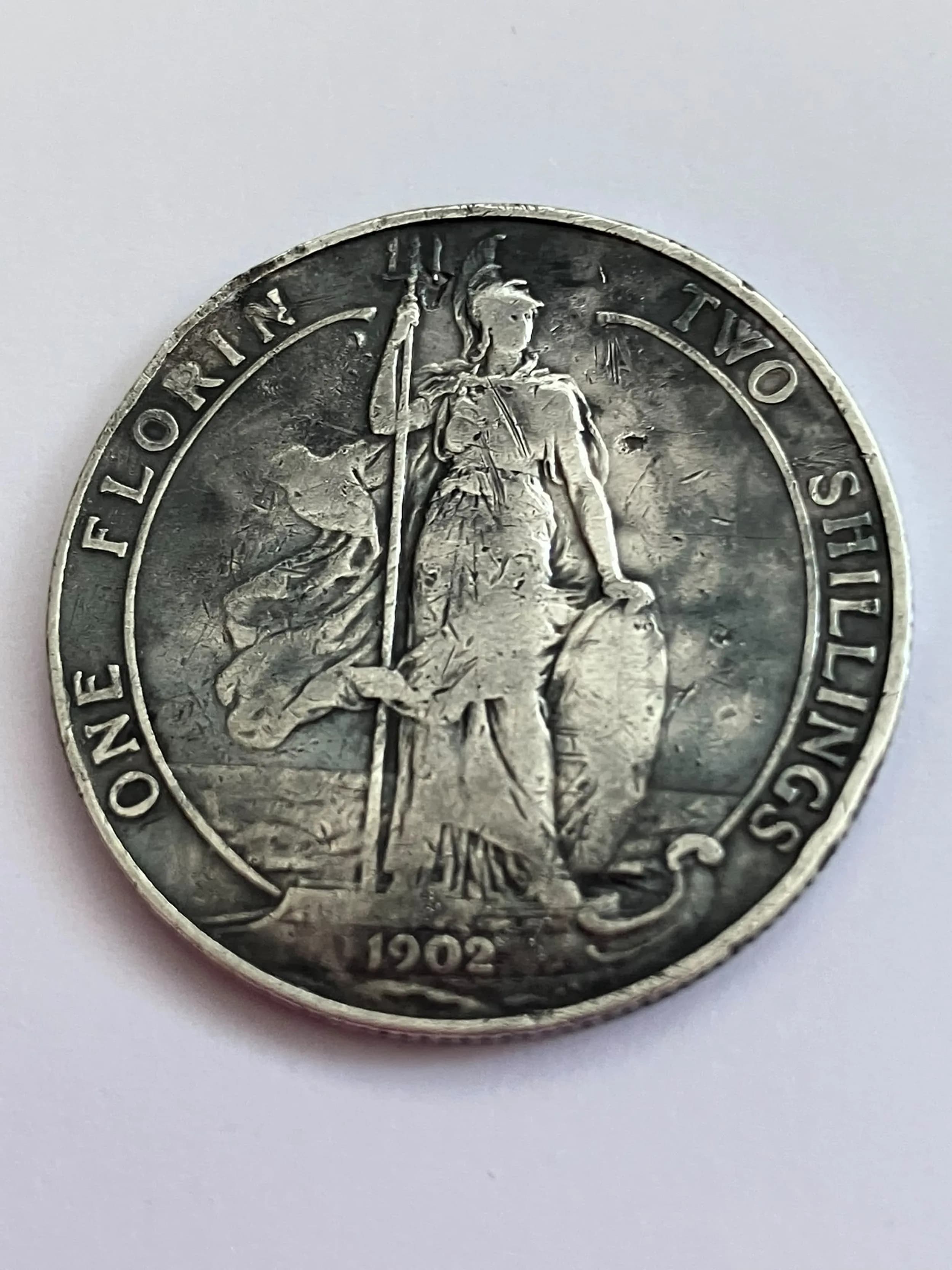 1902 EDWARDIAN SILVER TWO SHILLING ‘ BRITANNIA’ COIN. DIRTY otherwise Fair Condition.