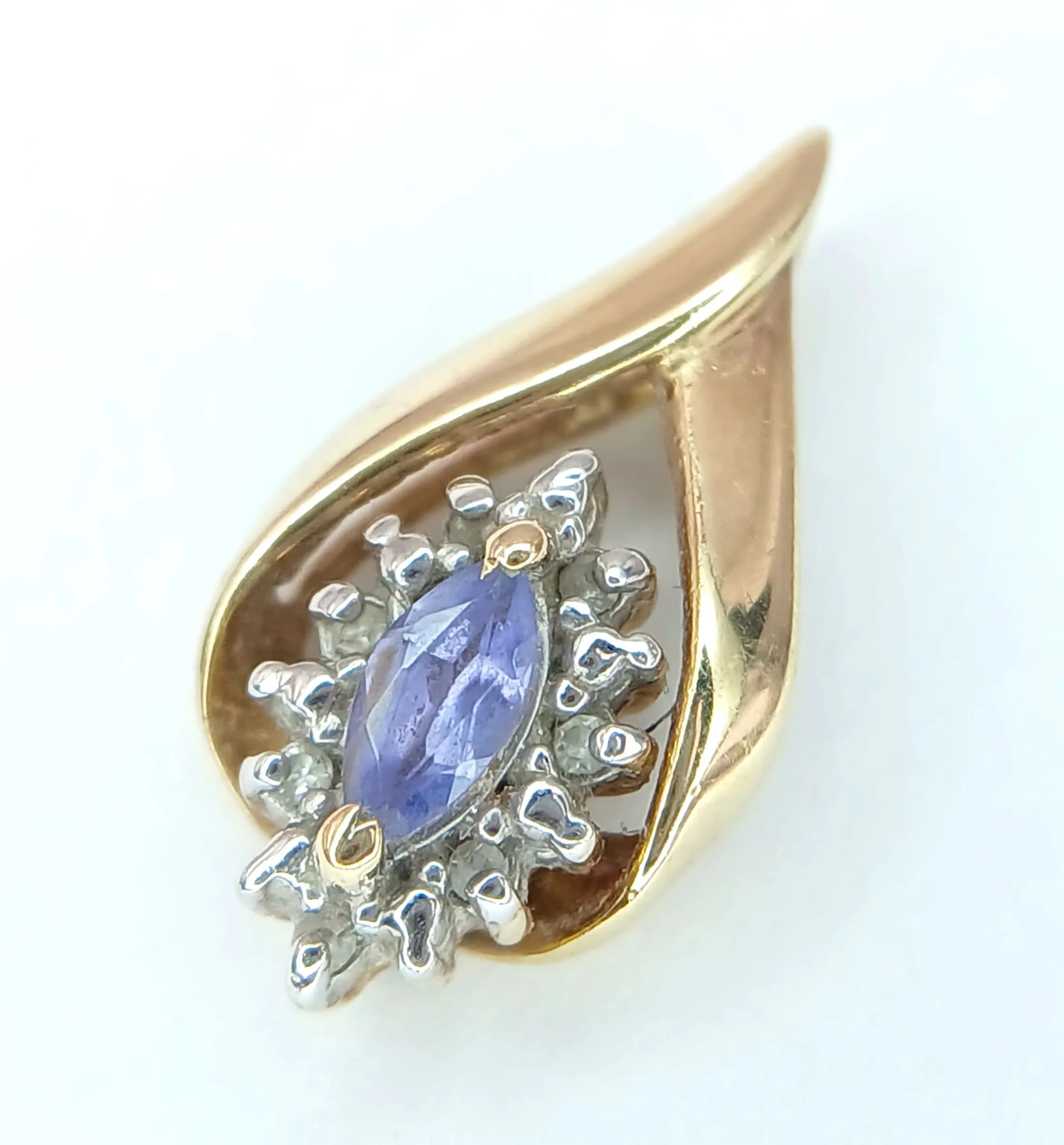 A 9K Yellow Gold, Iolite And Diamond Set, Drop Pendant. 2G. Sc 4038