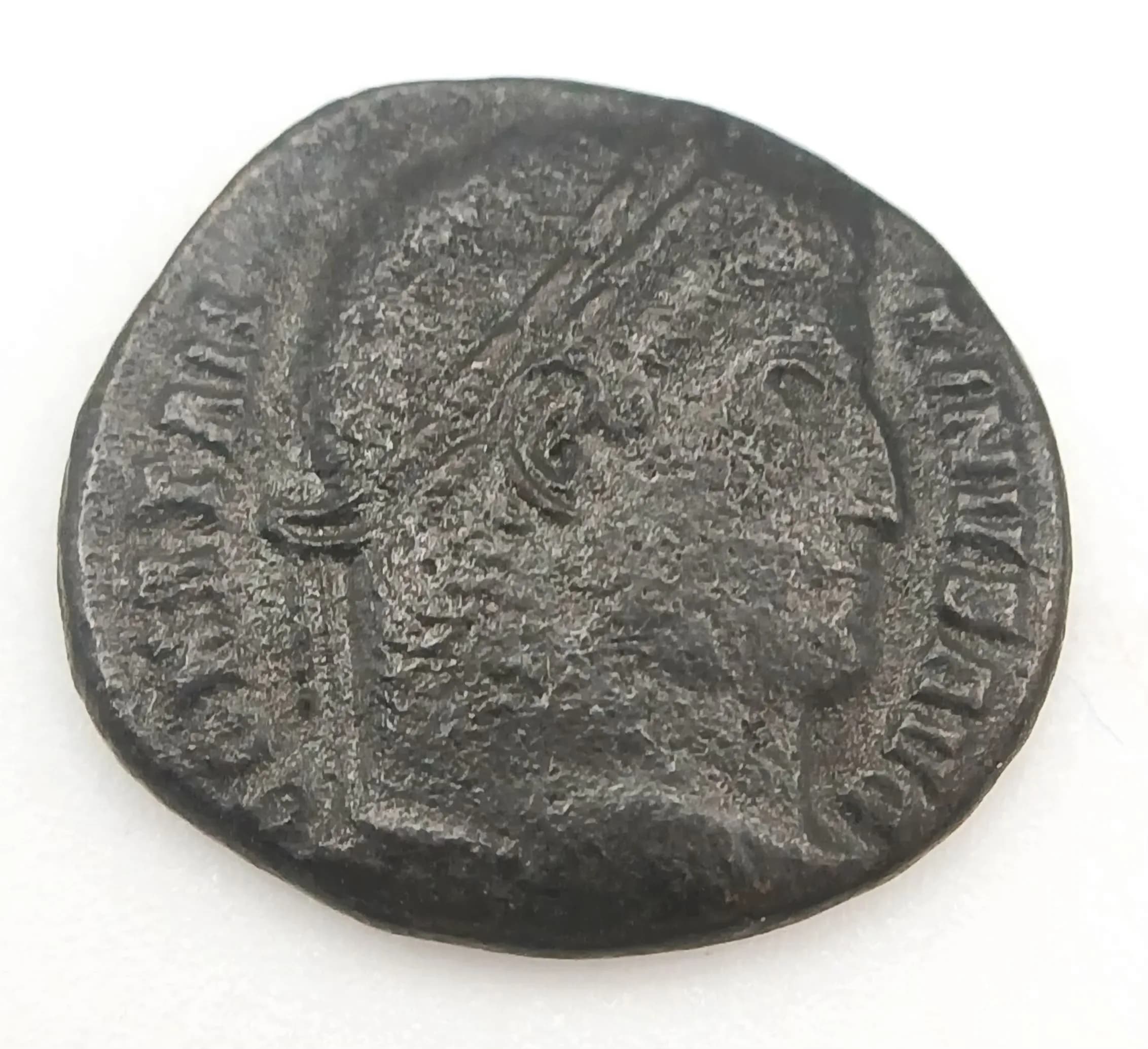 An Ancient Roman Constantine 1 ‘The Great’ (AD-307-337) AE Follis Coin with Wreath. 2.82 grams