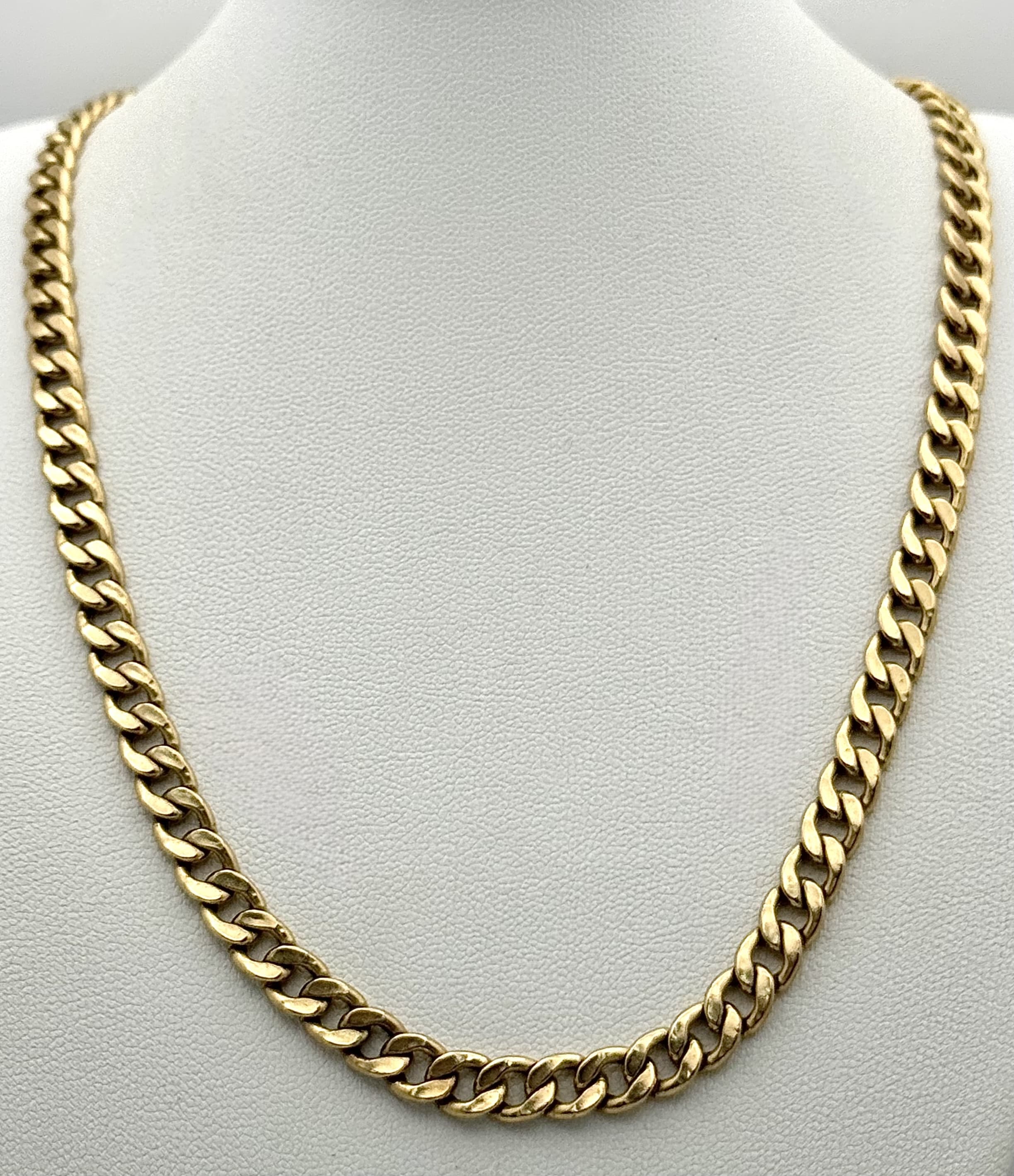 A 9K Yellow Gold Italian Flat Curb Link Chain/Necklace. 48cm. 14g.